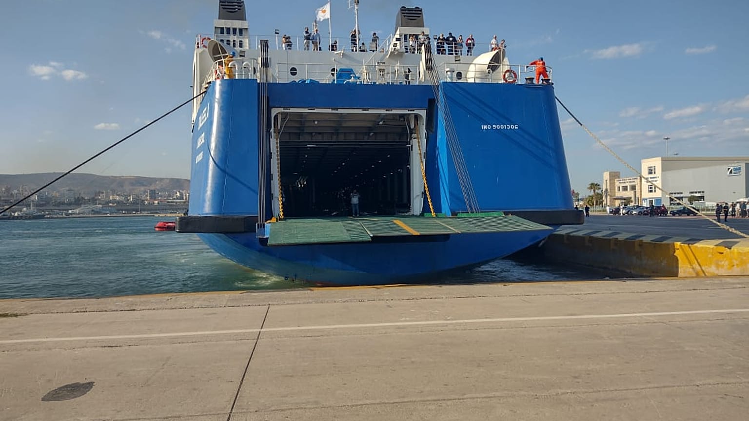 Στο λιμάνι του Πειραιά το M / V DALEELA