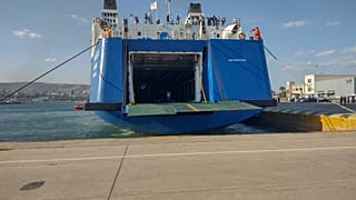 Στο λιμάνι του Πειραιά το M / V DALEELA