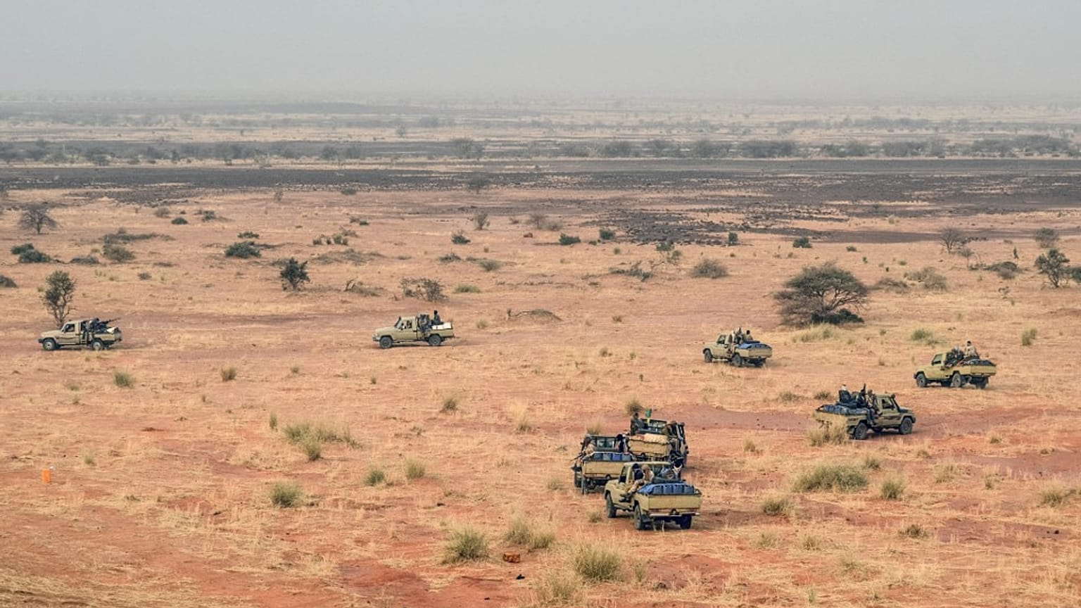 Archives : véhicules appartenant à des djihadistes, dans la région de Menaka (Mali), le 04/02/2018