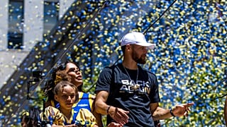 Stephen Curry celebra el triunfo de los Golden State Warriors
