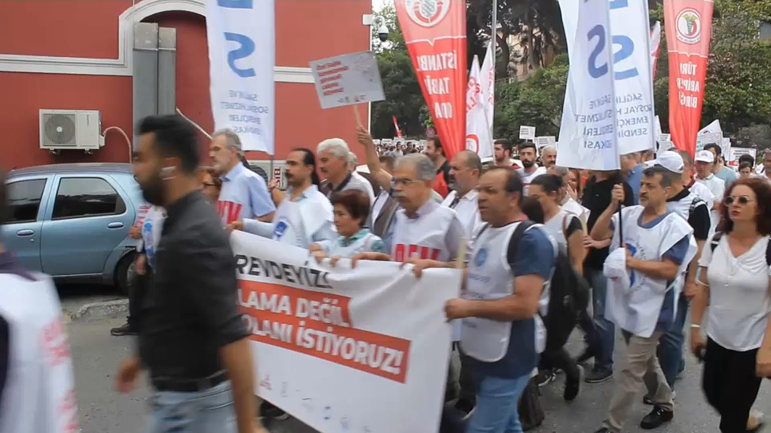 medici protestano ad Istanbul