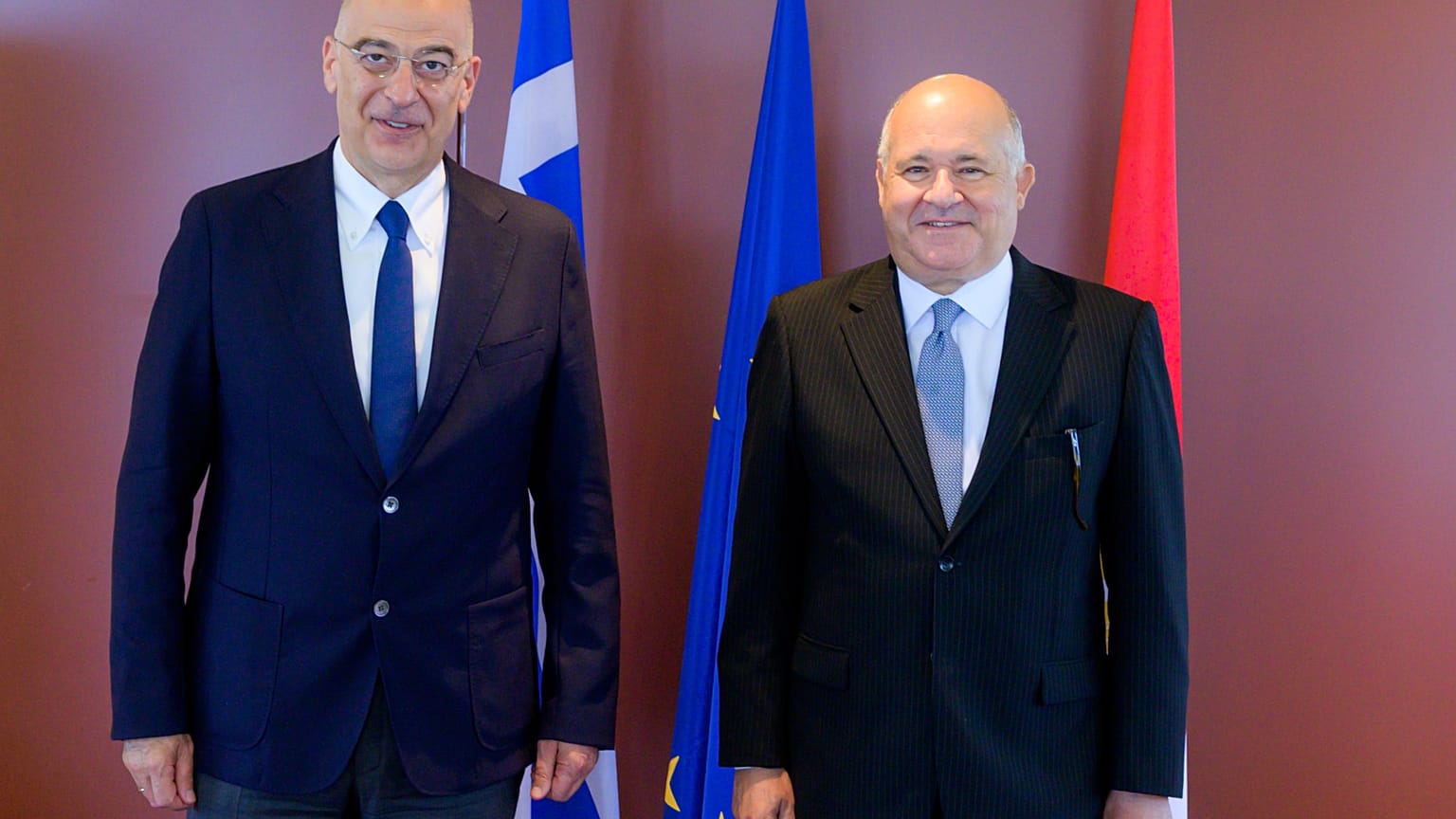 Ο ΕΛΛΗΝΑΣ ΥΠΕΞ ΚΑΙ Ο ΑΠΕΡΧΟΜΕΝΟΣ ΠΡΕΣΒΗΣ ΤΗΣ ΑΙΓΥΠΤΟΥ