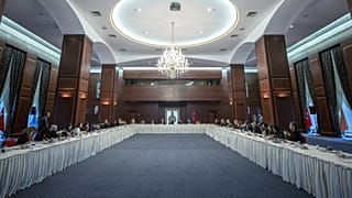 sosyal medya ve internet haberciliğine ilişkin düzenlemeleri içeren yasa teklifi TBMM Adalet Komisyonu'nda kabul edildi.