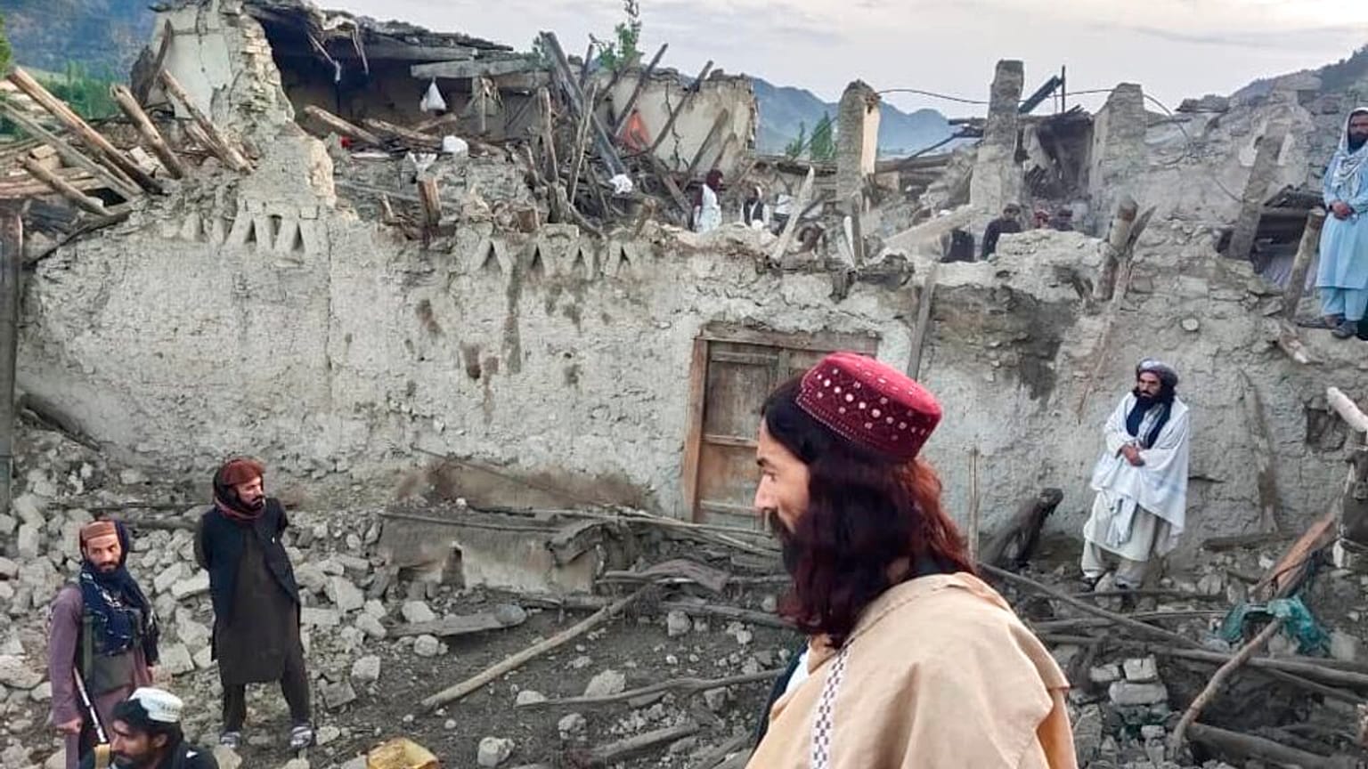 Afganistan'da deprem 