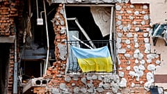 Un immeuble quasiment démoli à Irpin, Ukraine, le 16 juin 2022