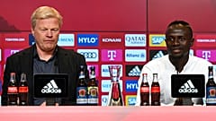 Sadio Mané au côté d'Oliver Kahn, le président du Bayern Munich 22/06/2022