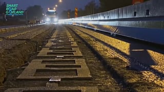 Instalação do sistema de carregamento sem fios de veículos em movimento, na ilha de Gotland, na Suécia