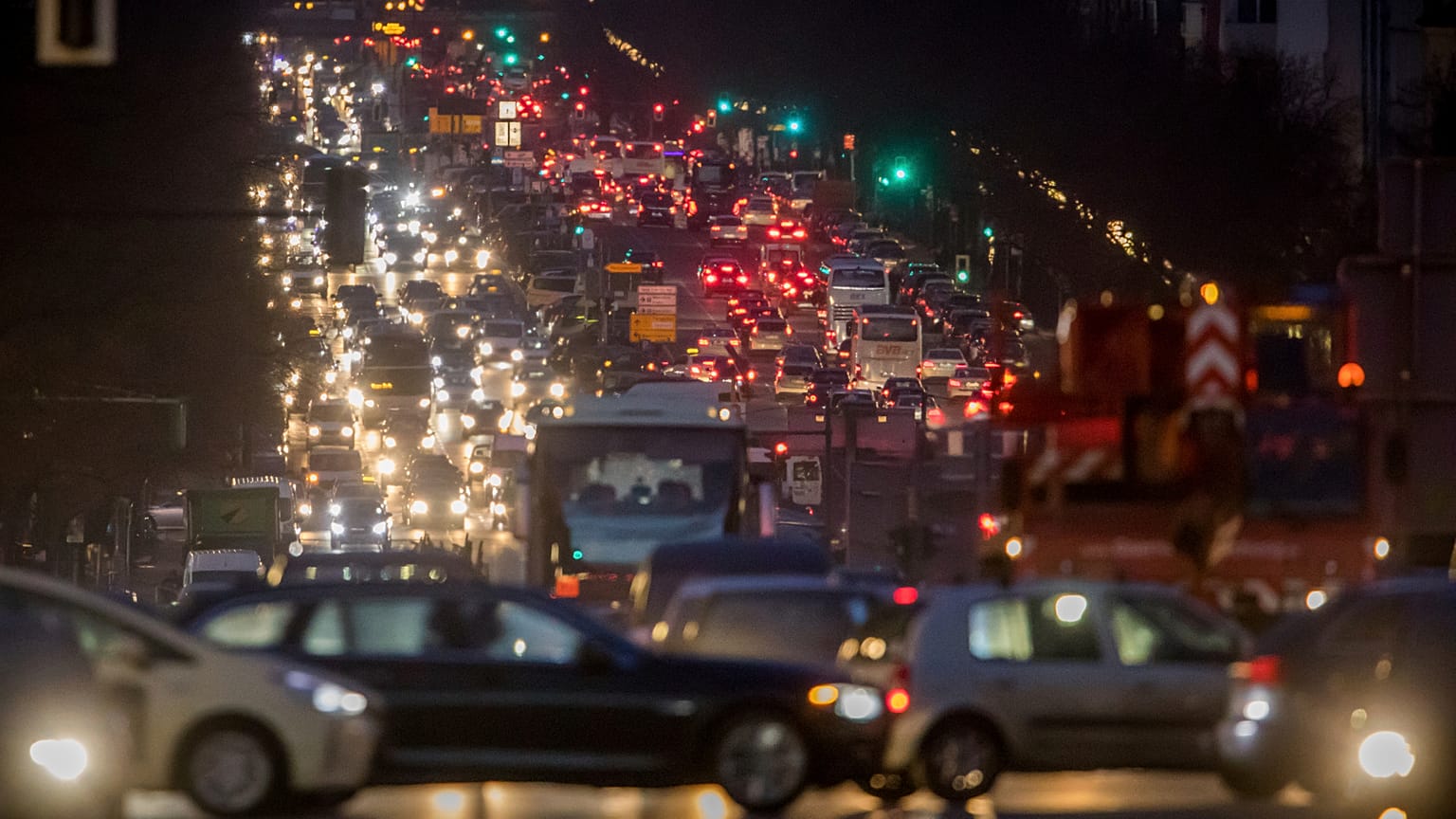 Almanya'nın başkenti Berlin'de yoğun trafik