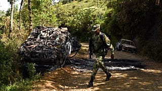 Kolumbiai katona egy leszámolás helyszínén