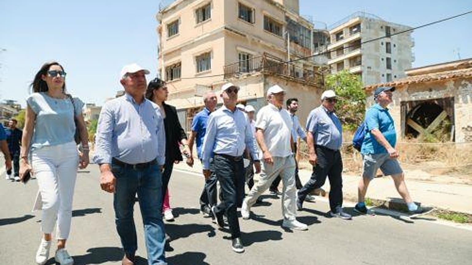 Φωτογραφία από την επίσκεψη στο Βαρώσι του Προέδρου του ΔΗΣΥ και υποψήφιου για την Προεδρία, Αβέρωφ Νεοφύτου