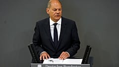 Olaf Scholz kancellár a német parlamentben szerdán