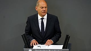 Olaf Scholz kancellár a német parlamentben szerdán