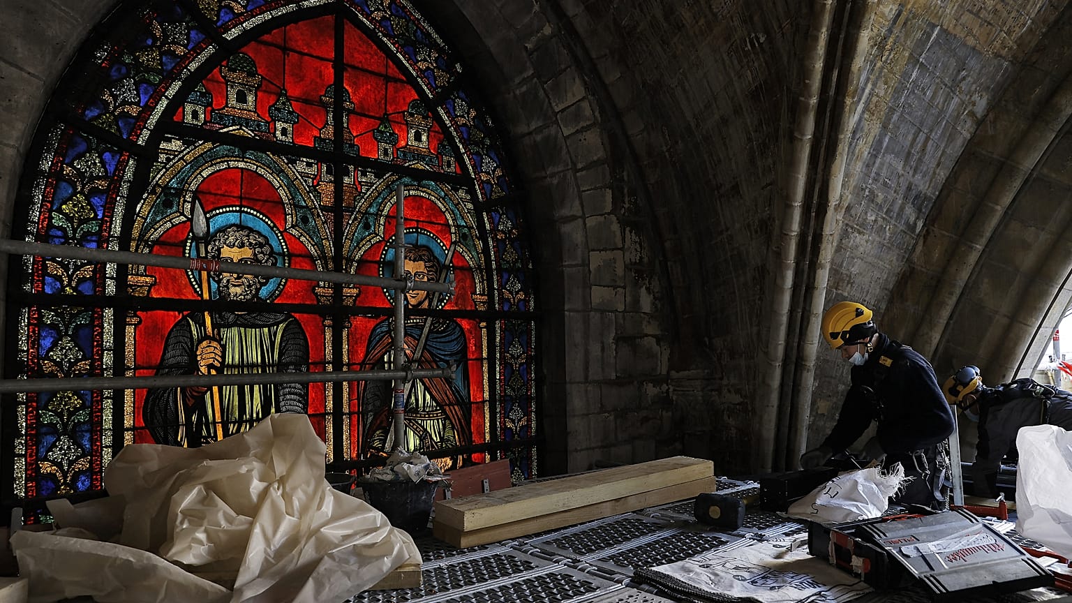 Vitraux de la cathédrale de Notre-Dame de Paris, le 15 avril 2021