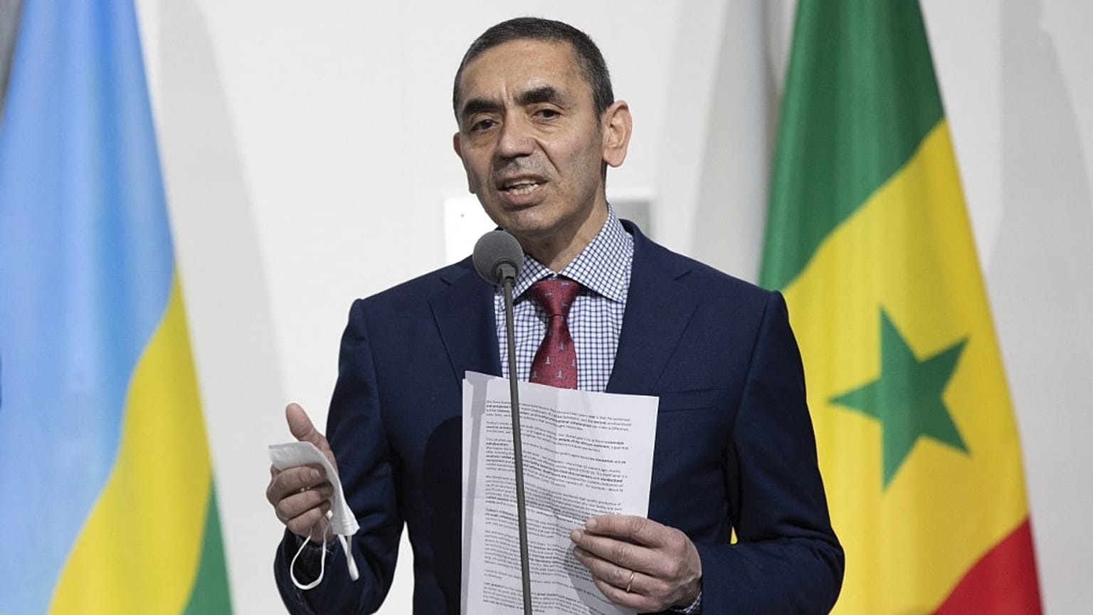 Prof. Dr Uğur Şahin kurucusu olduğu BioNTech'in Afrika'daki ilk mRNA aşı fabrikası temel atma törenine katıldı