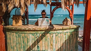 Digitale Nomaden brauchen für ihre Arbeit nicht viel mehr als ihren Computer. Sie können ortsungebunden leben - und müssen auf Bali auch bald keine Steuern mehr bezahlen.