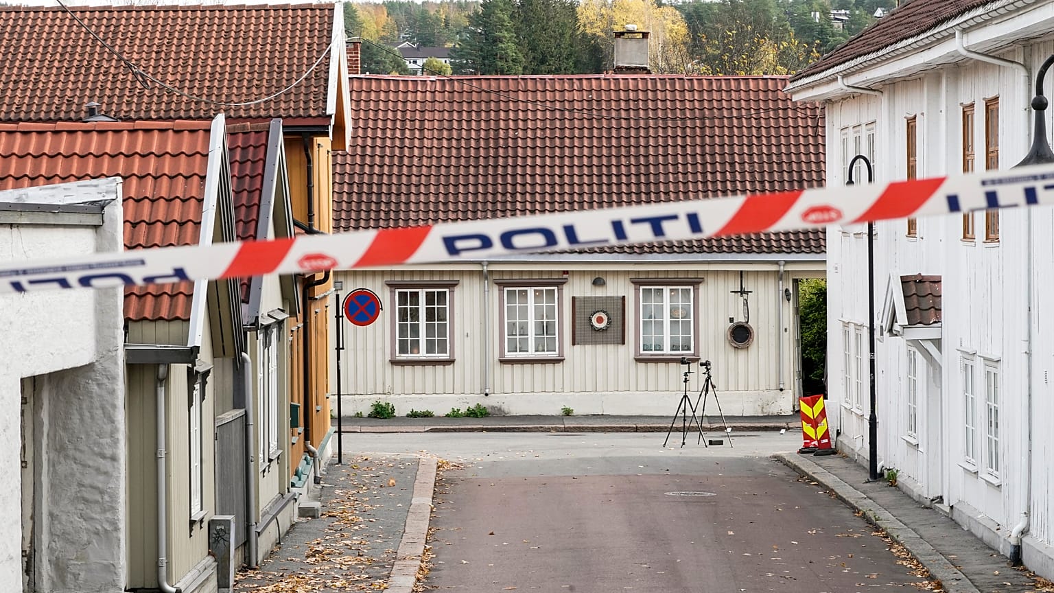The cordoned-off area of the scene involved in the bow and arrow attack, in Kongsberg.