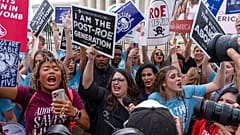 Manifestantes contra el aborto se reúnen frente al Tribunal Supremo en Washington