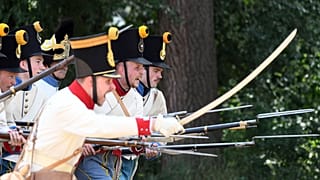 Hagyományőrzők elevenítették fel az 1849-es szolnoki csata egyes jeleneteit a Tisza-parton Szolnokon 2022. június 25-én,