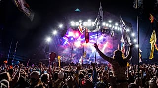İngiltere'de 22-26 Hazıran'da düzenlenen Glastonbury Festivali'nin yeni bir Covid-19 salgınına yol açmasından endişe ediliyor