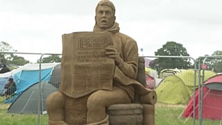 Uma escultura de barro simboliza a necessidade de água