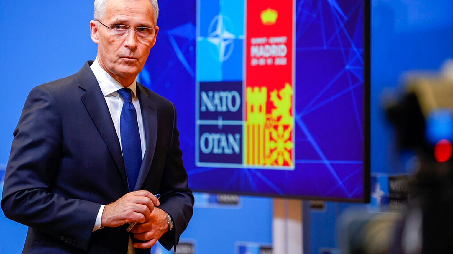 Jens Stoltenberg brüsszeli sajtótájékoztatóján