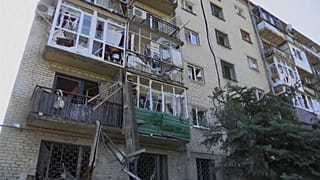 Blast hits Sloviansk, mayor says cluster bomb used