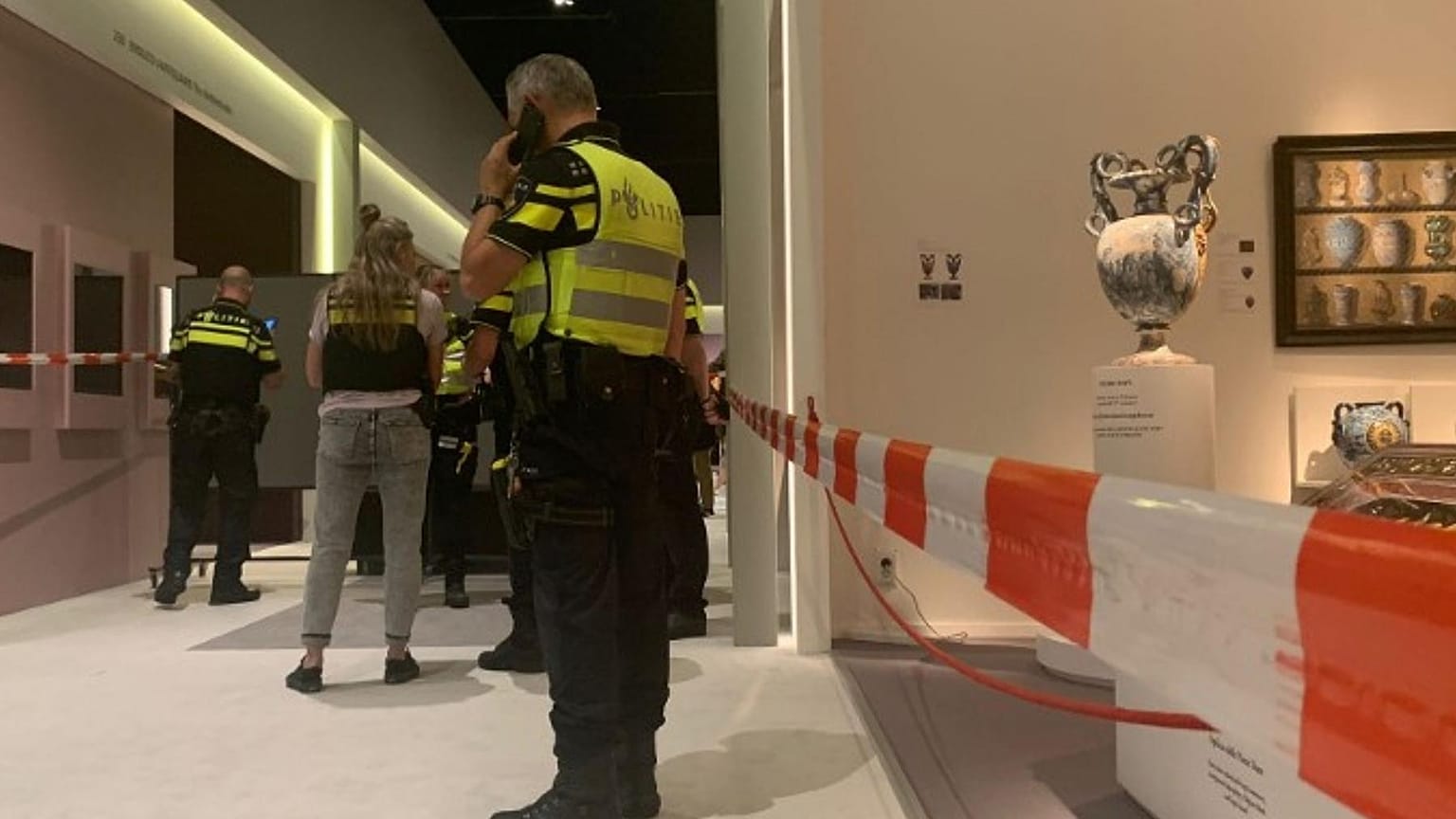 Police at scene of art fair robbery in Maastrict, 28 June 2022