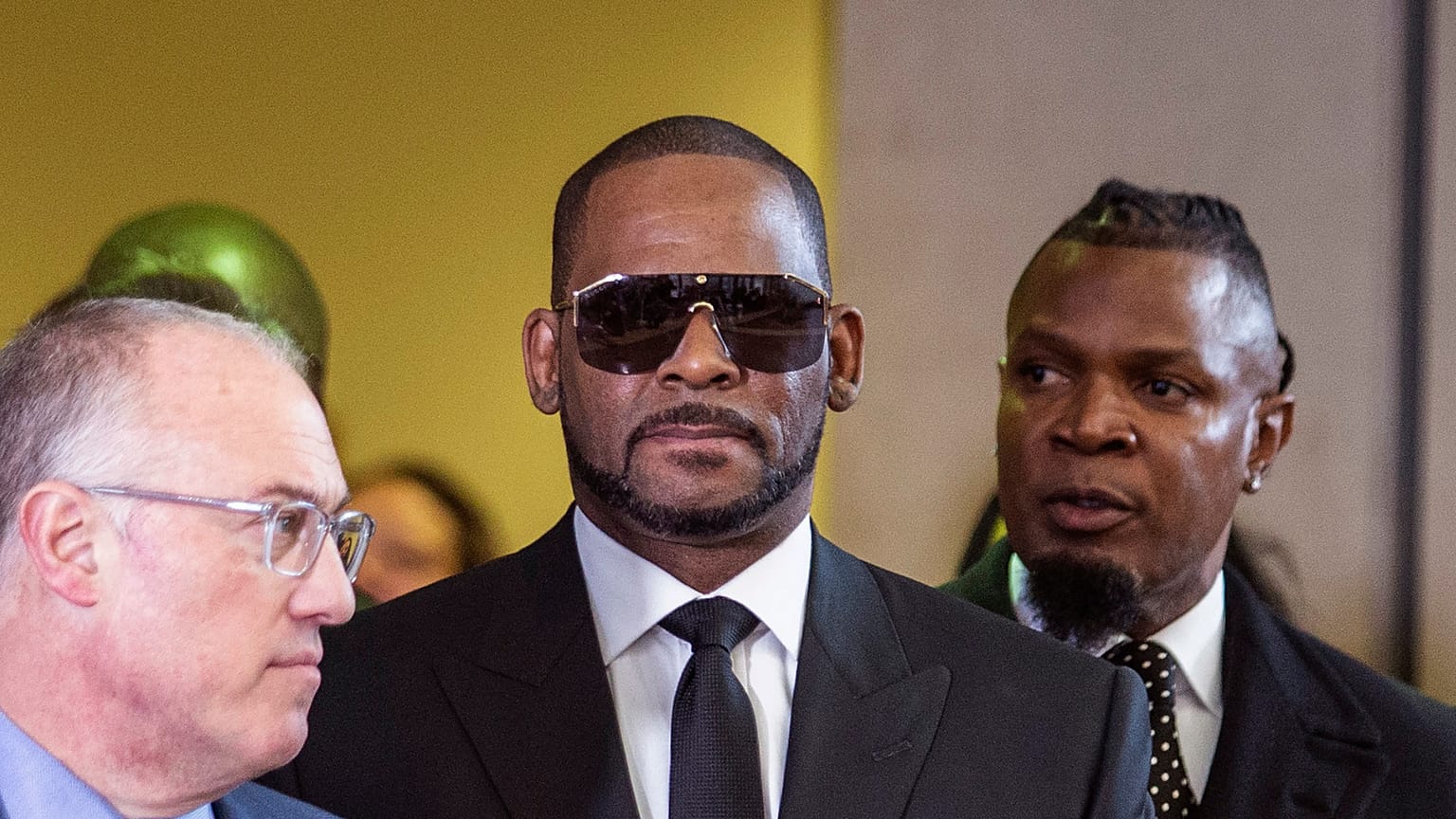 R.Kelly ao centro, em 2019