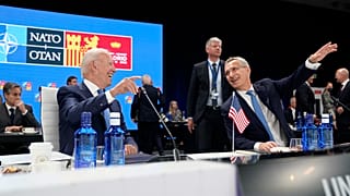 Президент США Джо Байден и генеральный секретарь НАТО Йенс Столтенберг на саммите НАТО в Мадриде. 29 июня 2022