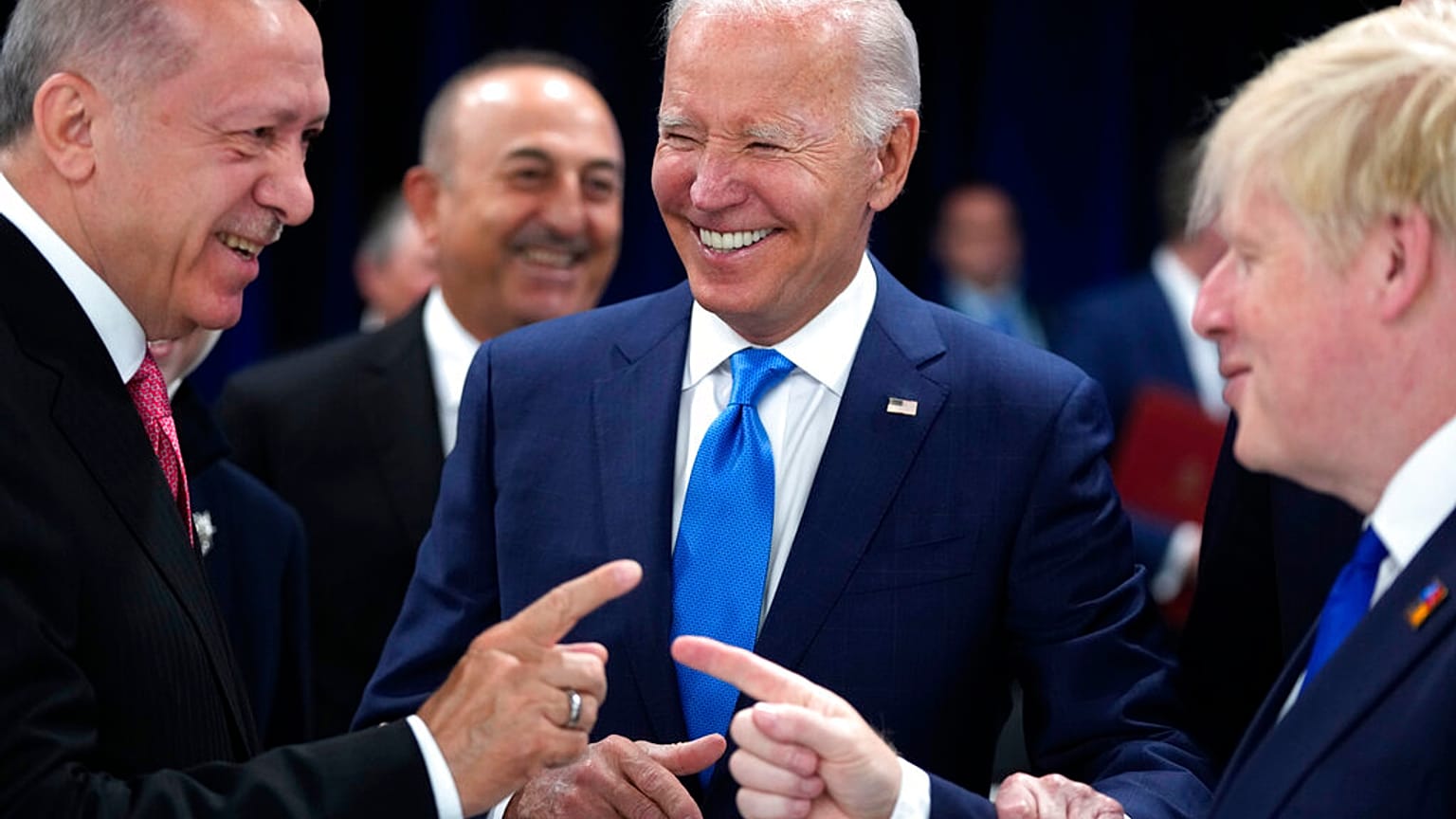 El presidente de Turquía, Erdogan, el presidente de EE.UU., Biden, y el primer ministro del Reino Unido, Johnson, en la cumbre de la OTAN en Madrid. 