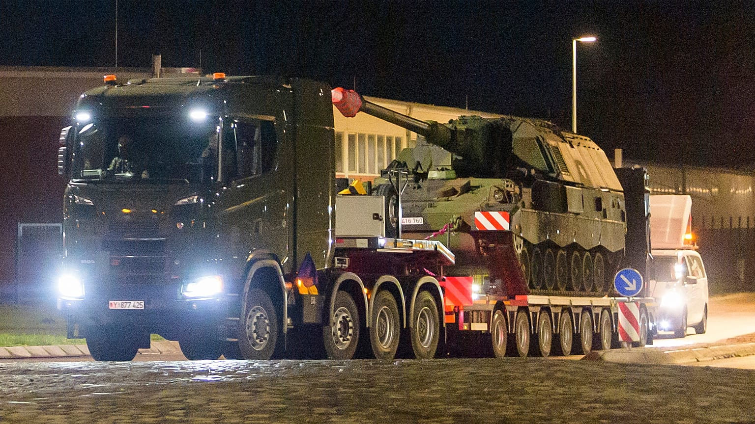 Un tank PZH 2000 (in Germania, recente) 