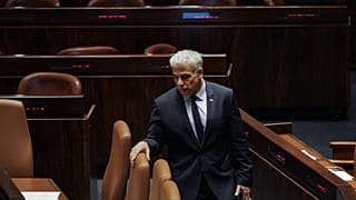 وزير الخارجية الإسرائيلي يائير لبيد يحضر جلسة في الكنيست  القدس