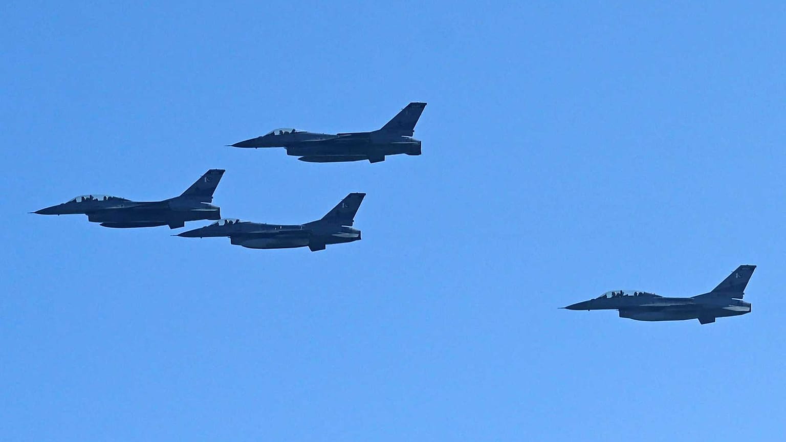 ABD yapımı F-16 savaş uçakları