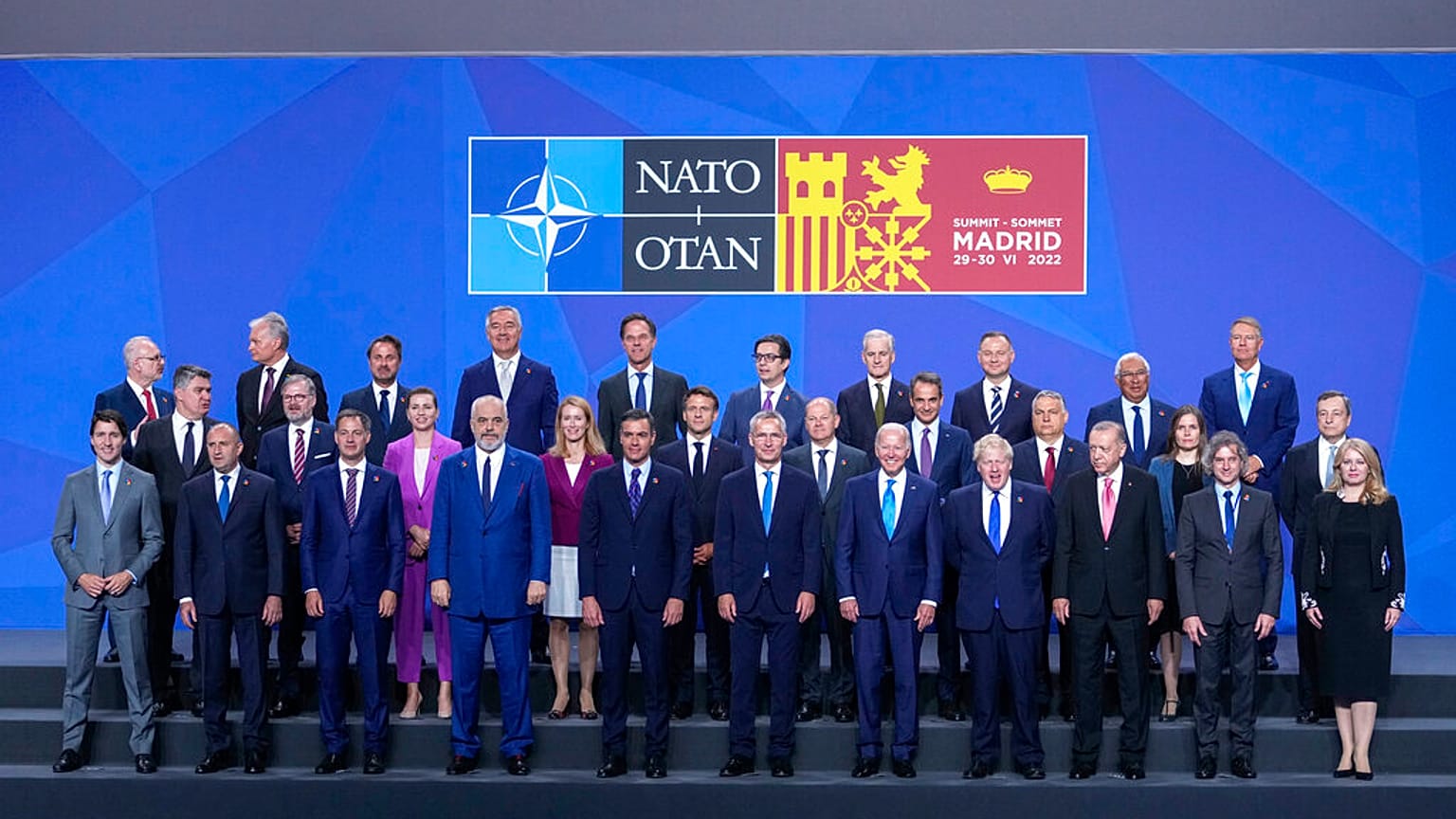 NATO üyesi ülkelerin liderleri 
