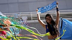 Une manifestante lors de la Conférence des Nations unies sur les océans à Lisbonne