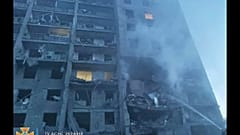 Жилой дом в Одессе, в который попала российская ракета