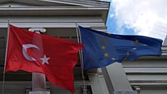 Türkiye ve Avrupa Birliği bayrakları