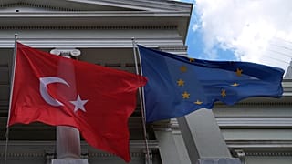 Türkiye ve Avrupa Birliği bayrakları