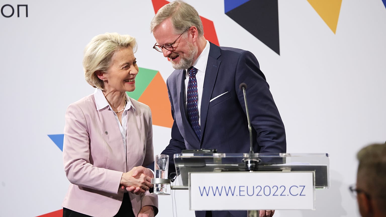 A presidente da Comissão Europeia deslocou-se à República Checa que assume a presidência semestral da UE