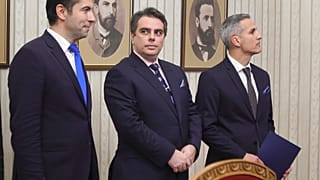 O Ασέν Βασίλεφ λαμβάνει εντολή σχηματισμού κυβέρνησης στη Βουλγαρία