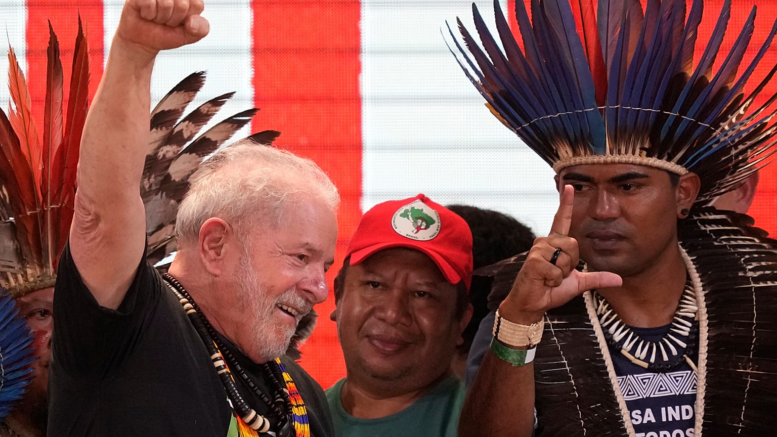L'ancien président brésilien Luiz Inacio Lula da Silva lors du 18e édition du Campement Terre Libre, à Brasilia, mardi 12 avril 2022. 