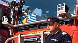 Des pompiers roumains sont arrivé en Grèce samedi, pour faire face aux incendies, Athènes, le 2 juillet 2022