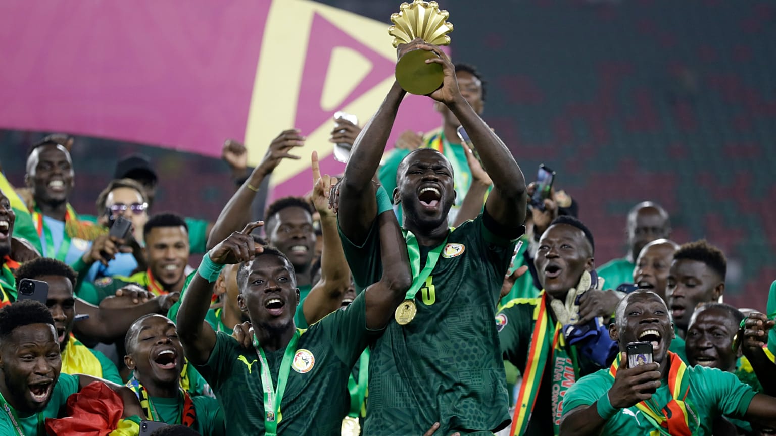 منتخب السنغال الفائز بأمم إفريقيا الماضية