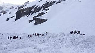 İsviçre'de düşen çığ sonrası yürütülen arama çalışmaları (arşiv)