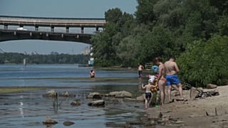 На берегу Днепра в Киеве