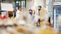  Ο πρωθυπουργός Κυριάκος Μητσοτάκης επισκέπτεται επιχείρηση που έχει ξεκινήσει την εφαρμογή της Ψηφιακής Κάρτας Εργασίας
