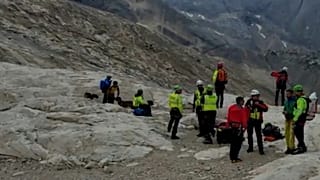 انهيار ثلجي في جبال الألب الإيطالية.
