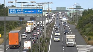 Colas en las autopistas británicas contra el aumento de los precios