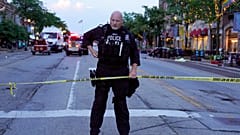 Polícia limita acesso a área do crime em Highland Park, Chicago, EUA