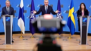 El secretario general de la OTAN con los ministros de Exteriores de FInlandia y Suecia